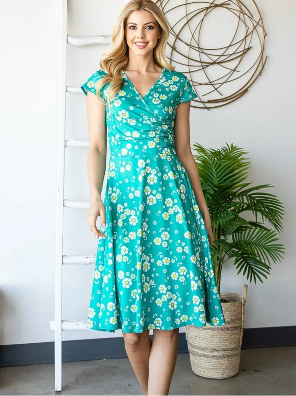 Haute Edition Women's V-Neck green floral Skater Dress size XL